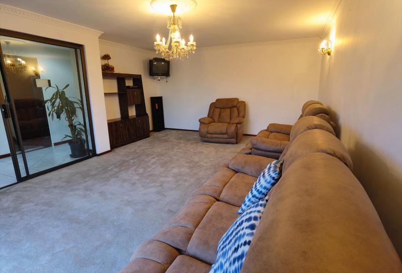 6 Bedroom Property for Sale in Cravenby Western Cape